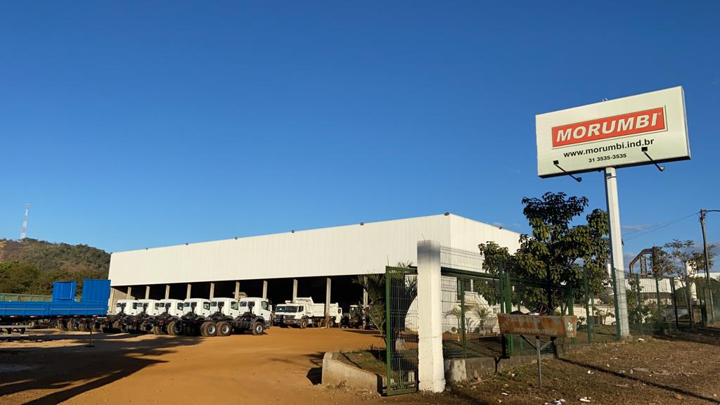 Fachada da fabrica Morumbi em Campos dos Goytacazes/RJ com letreiro Morumbi visivel